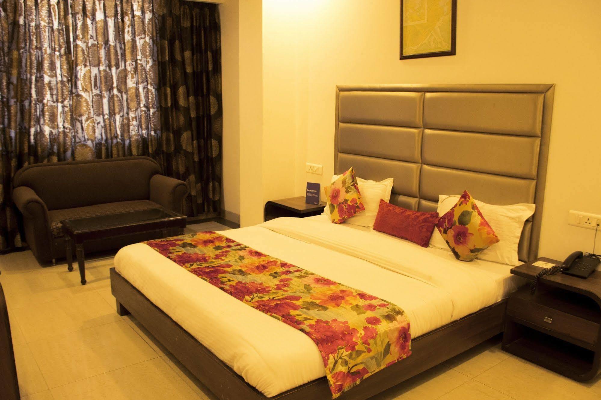Fabhotel Aaykay Model Town Amritsar Exterior photo