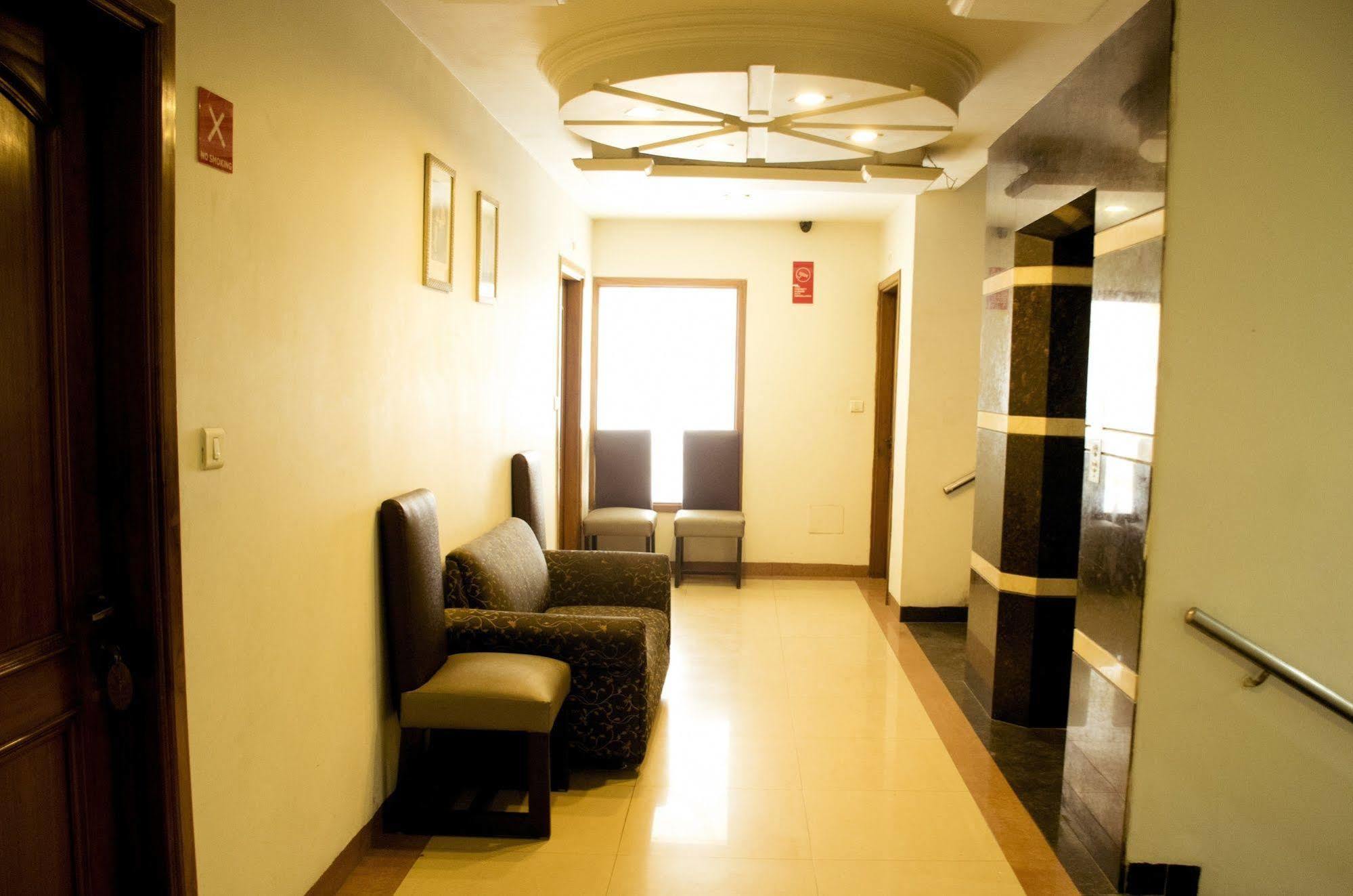 Fabhotel Aaykay Model Town Amritsar Exterior photo